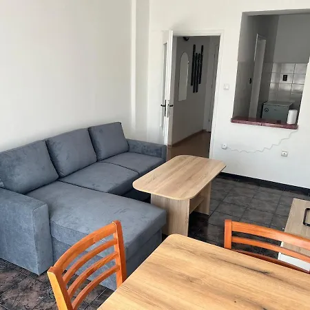 Sunny 1br With Free Street Parking Пловдив