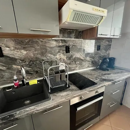 Sunny 1br With Free Street Parking * Пловдив