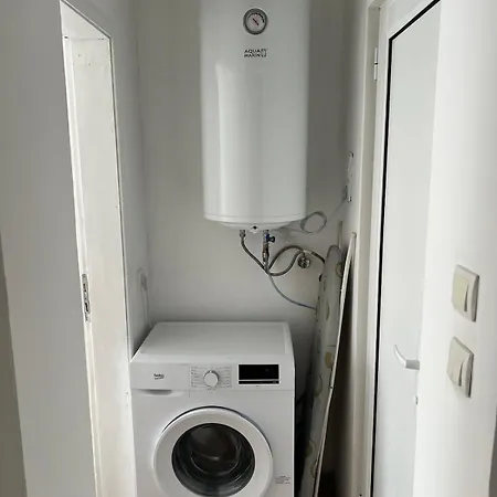 Sunny 1br With Free Street Parking アパート