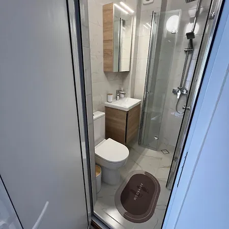 Sunny 1br With Free Street Parking Апартамент Пловдив